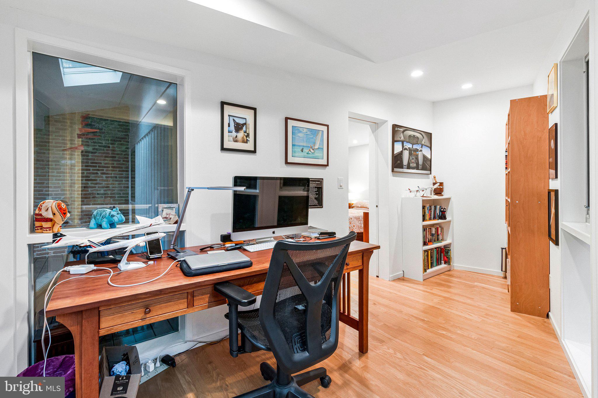 CARDEROCK SPRINGS - Residential