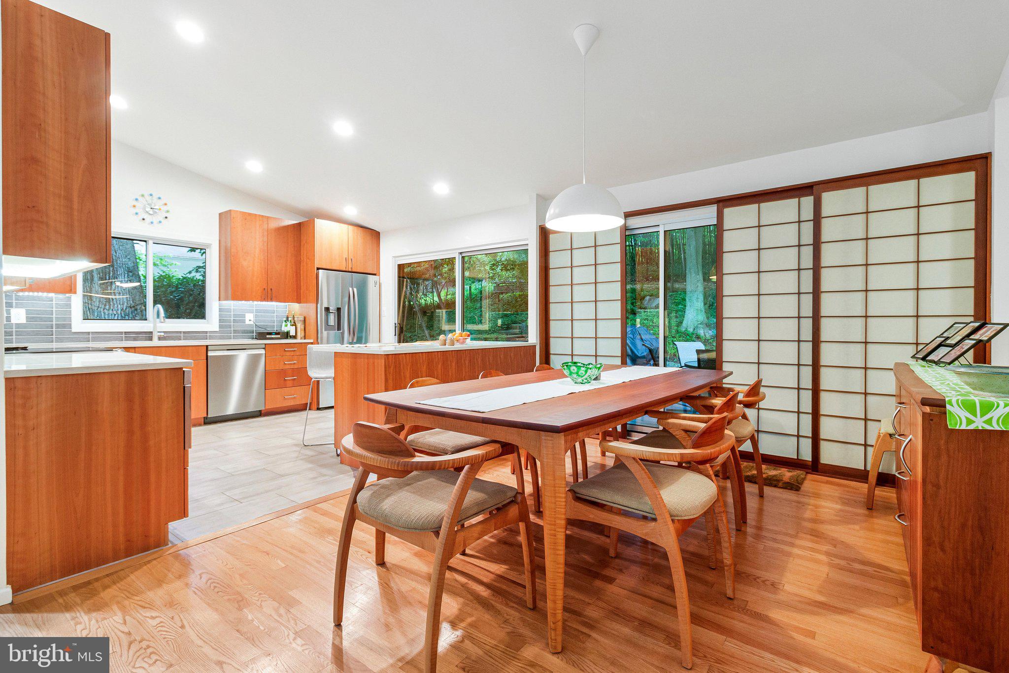 CARDEROCK SPRINGS - Residential