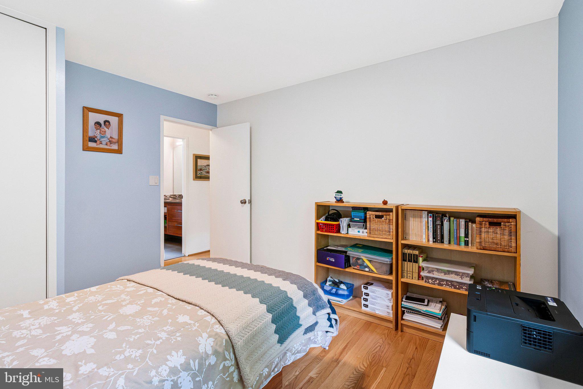 CARDEROCK SPRINGS - Residential