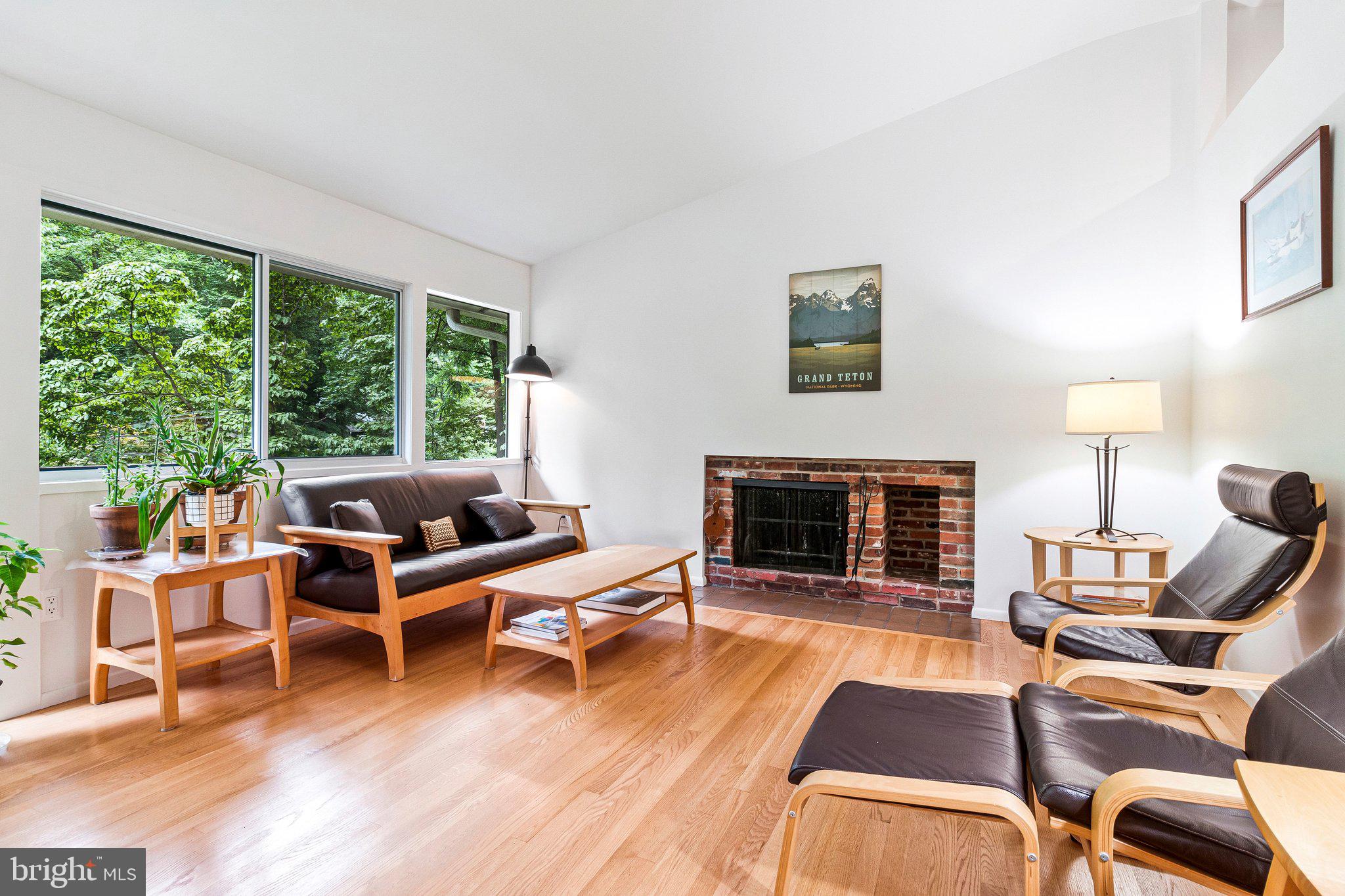 CARDEROCK SPRINGS - Residential