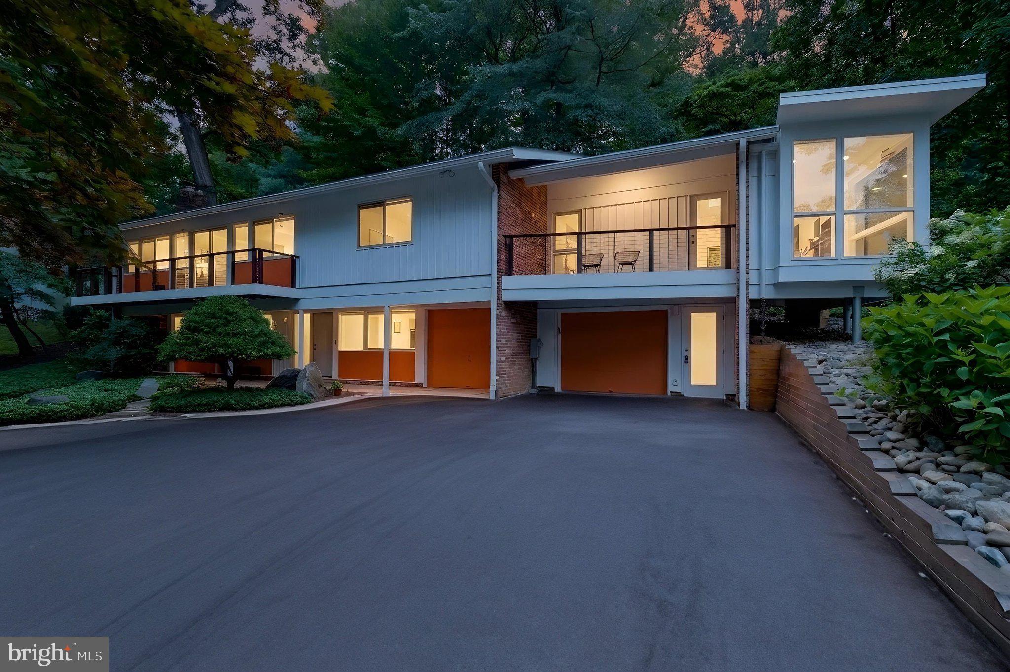 CARDEROCK SPRINGS - Residential