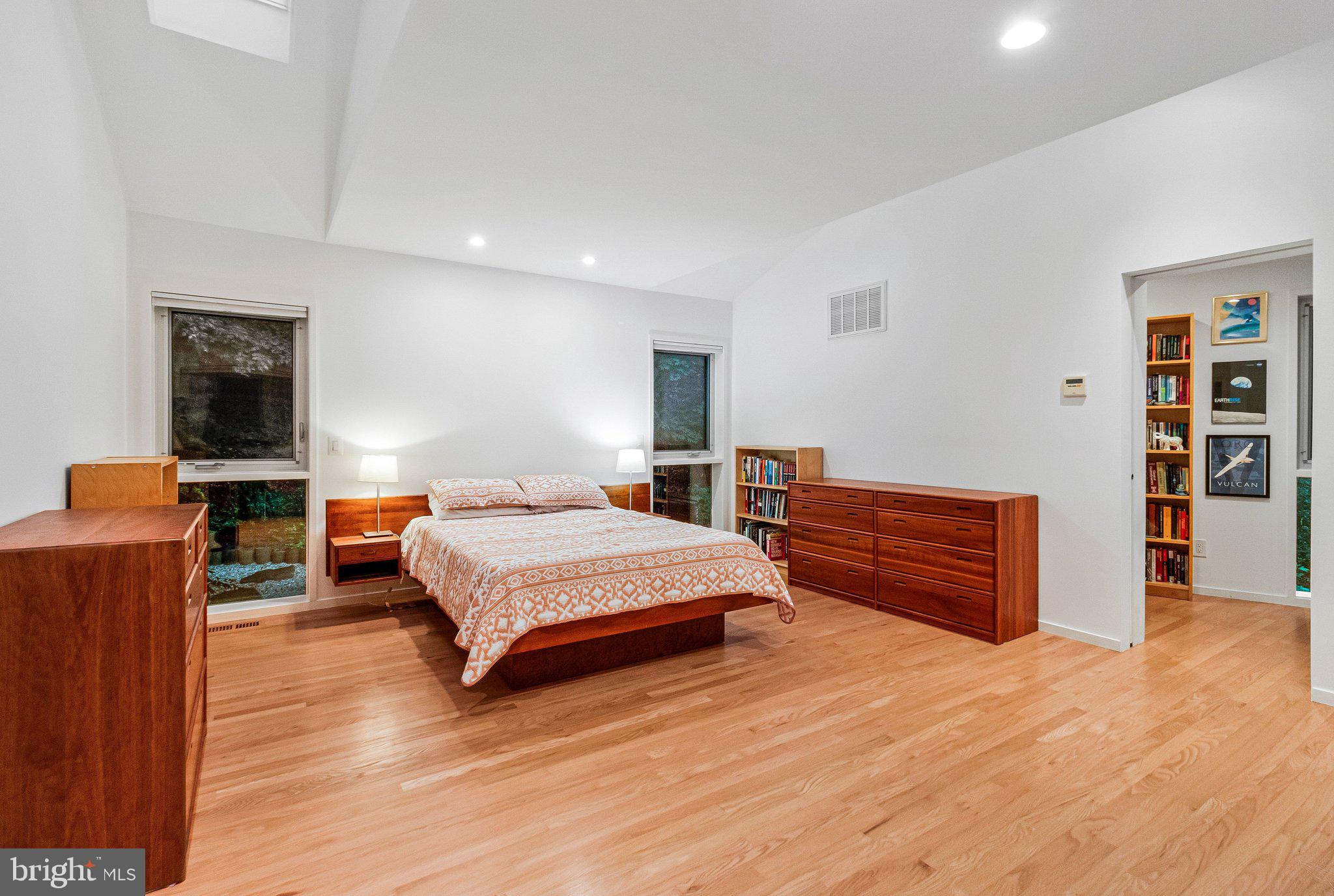 CARDEROCK SPRINGS - Residential