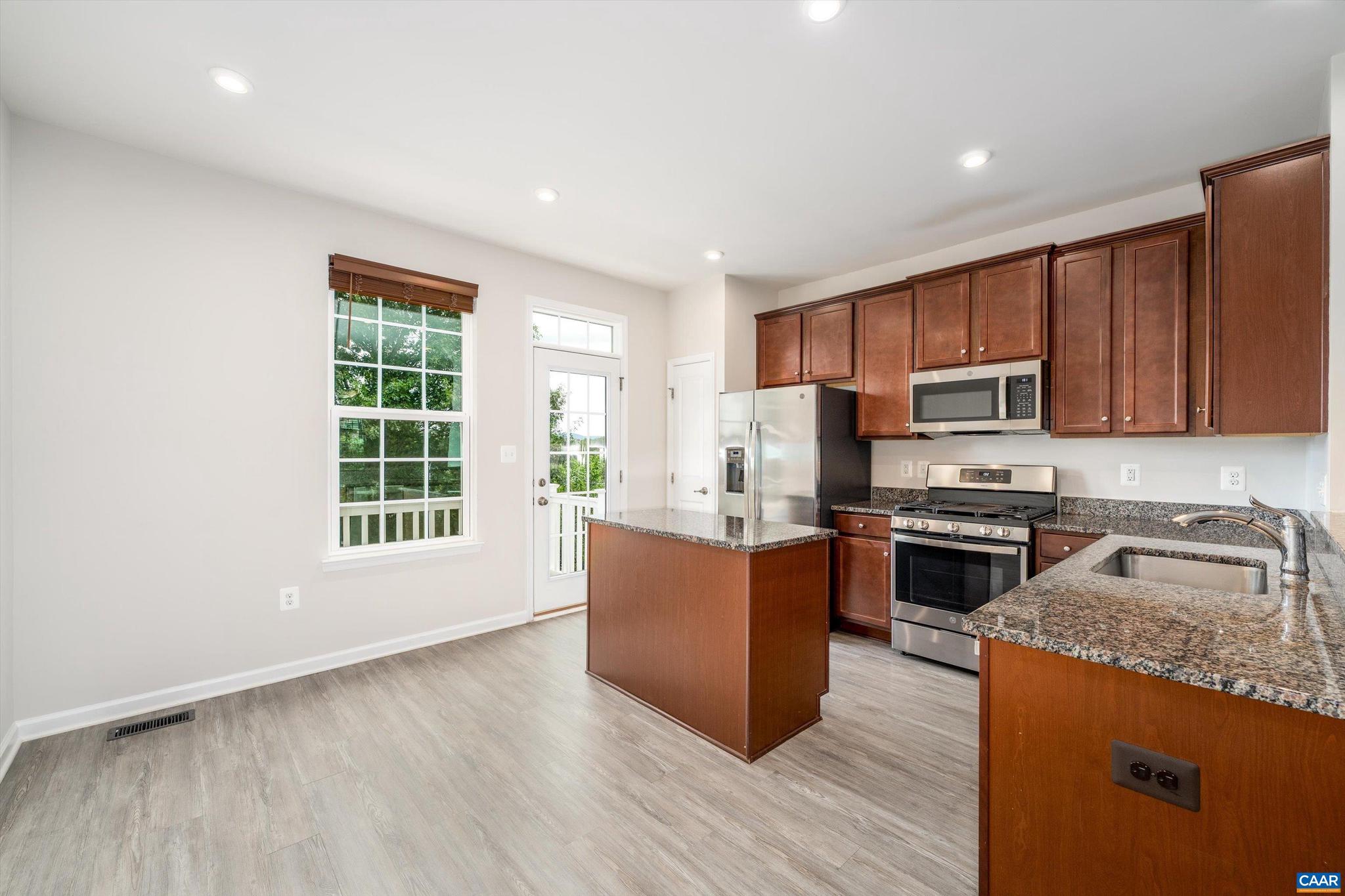 CAMELOT - Residential