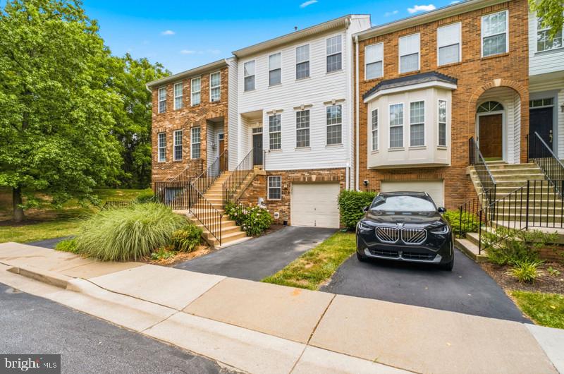 LONG REACH - Residential
