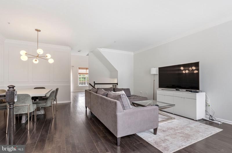 LONG REACH - Residential