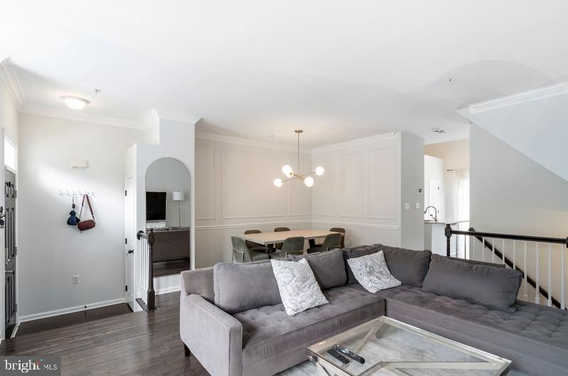 LONG REACH - Residential