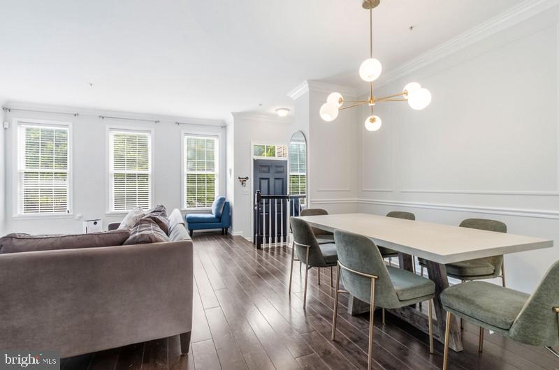 LONG REACH - Residential
