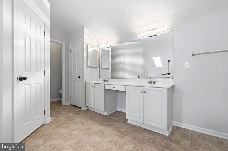 LONG REACH - Residential
