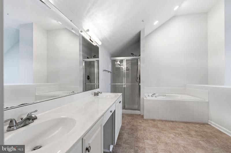 LONG REACH - Residential