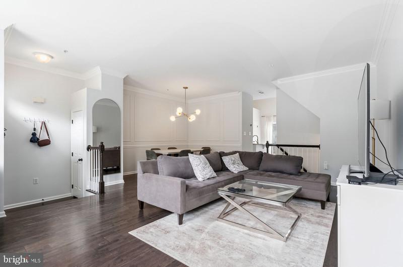 LONG REACH - Residential