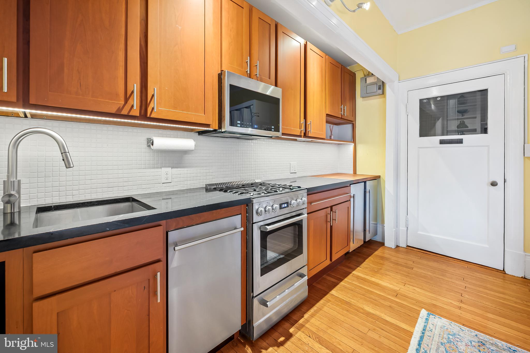 ROLAND PARK - Residential