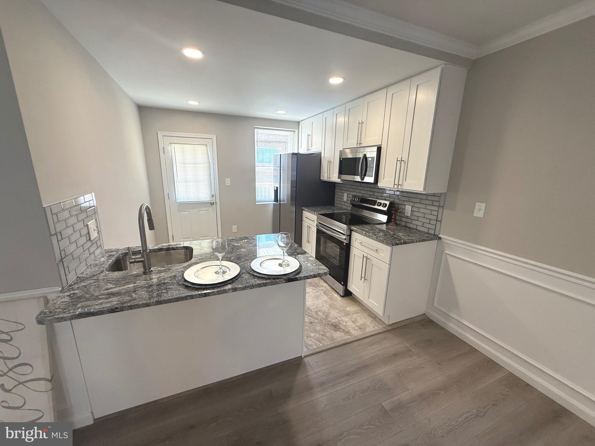 WEST OAK LANE - Residential