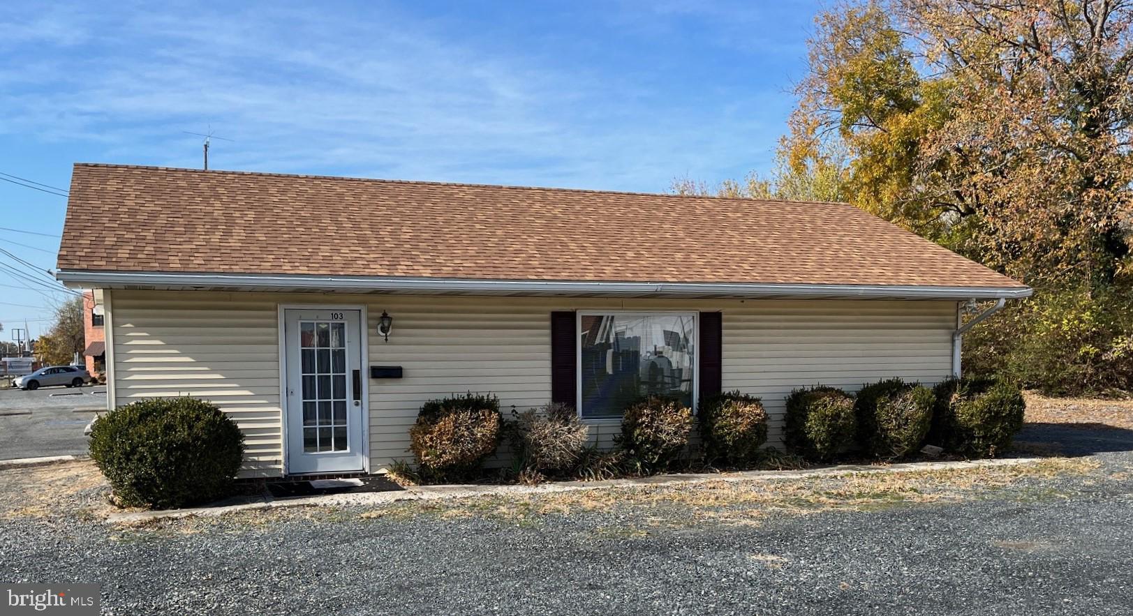 Cambridge - looking for office or commercial space? 103 Cedar may be your place! 960 +/- square ft. building located on one of Cambridge's most traveled roads.  Single story with easy access and parking.
