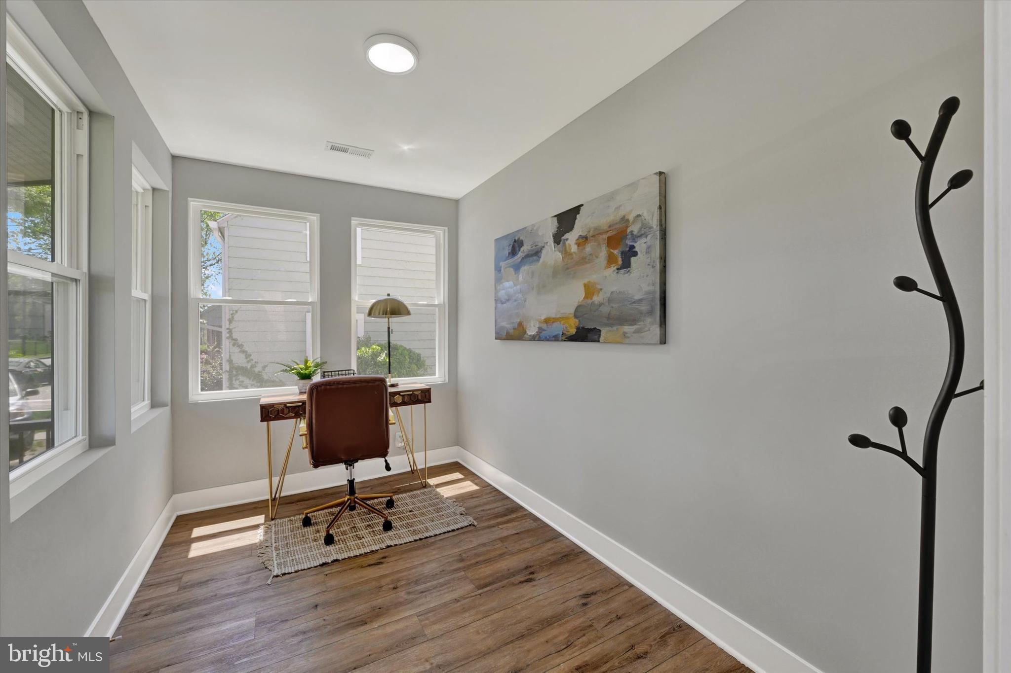 KENSINGTON - Residential Income