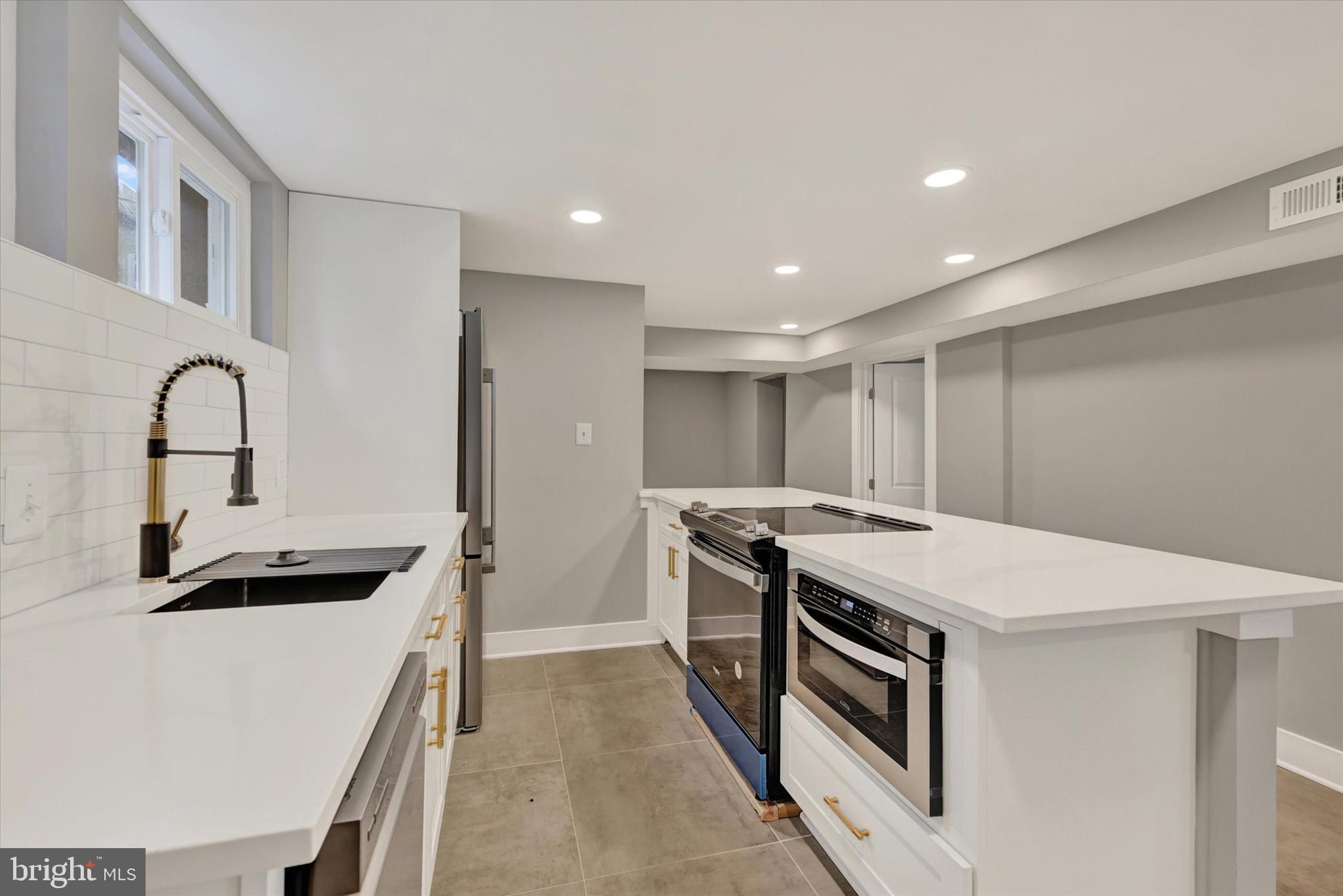 KENSINGTON - Residential Income