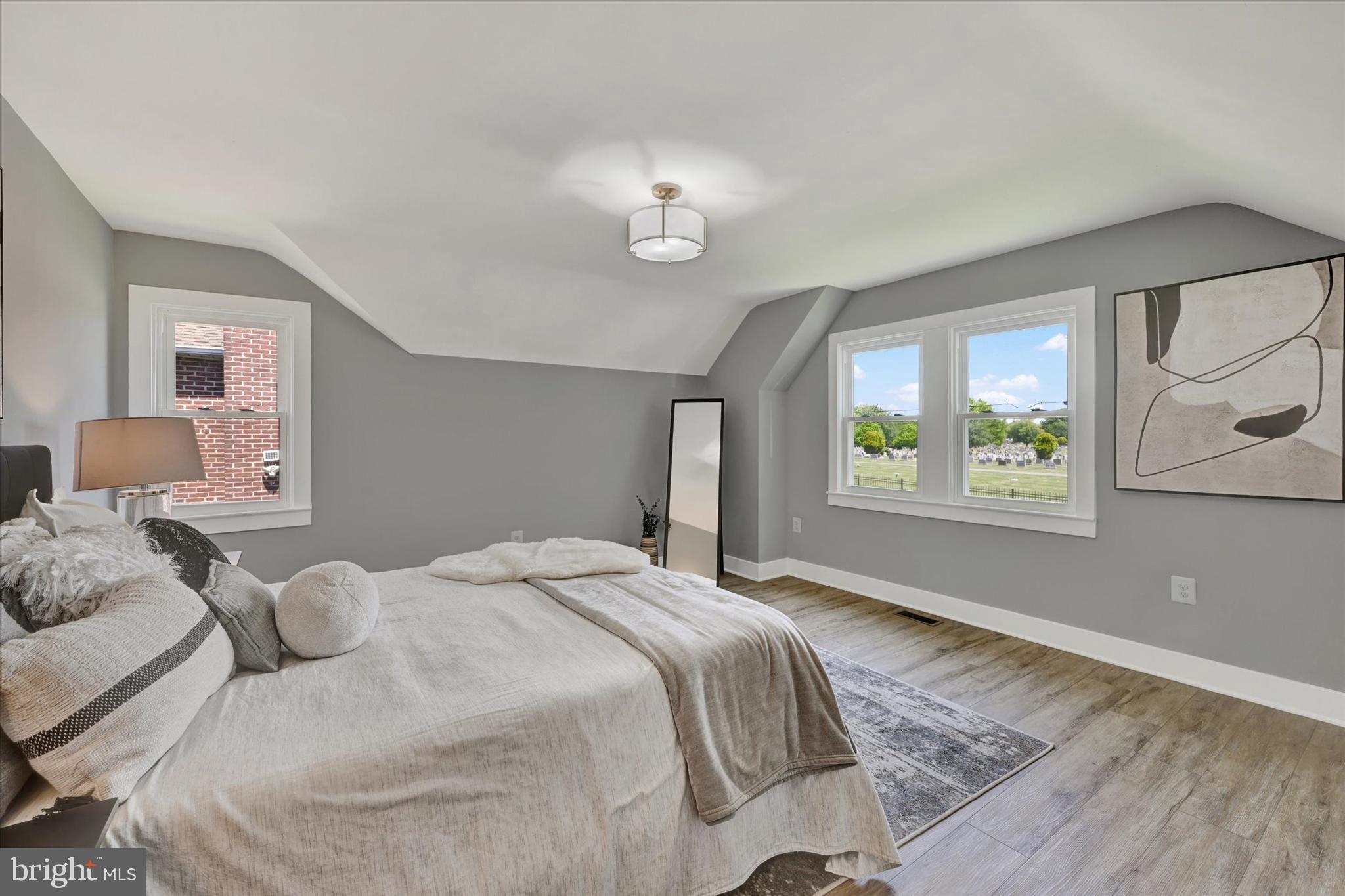 KENSINGTON - Residential Income