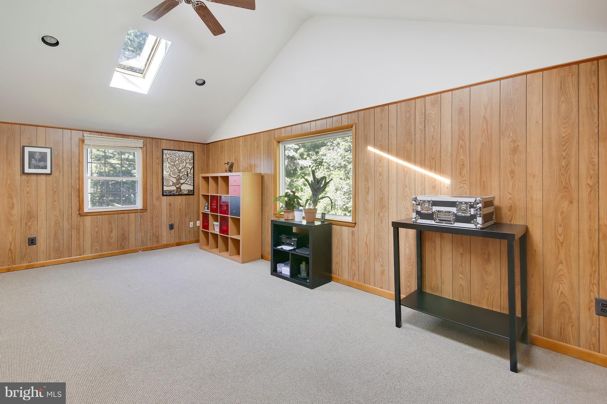 MID COUNTY VIEW - Residential