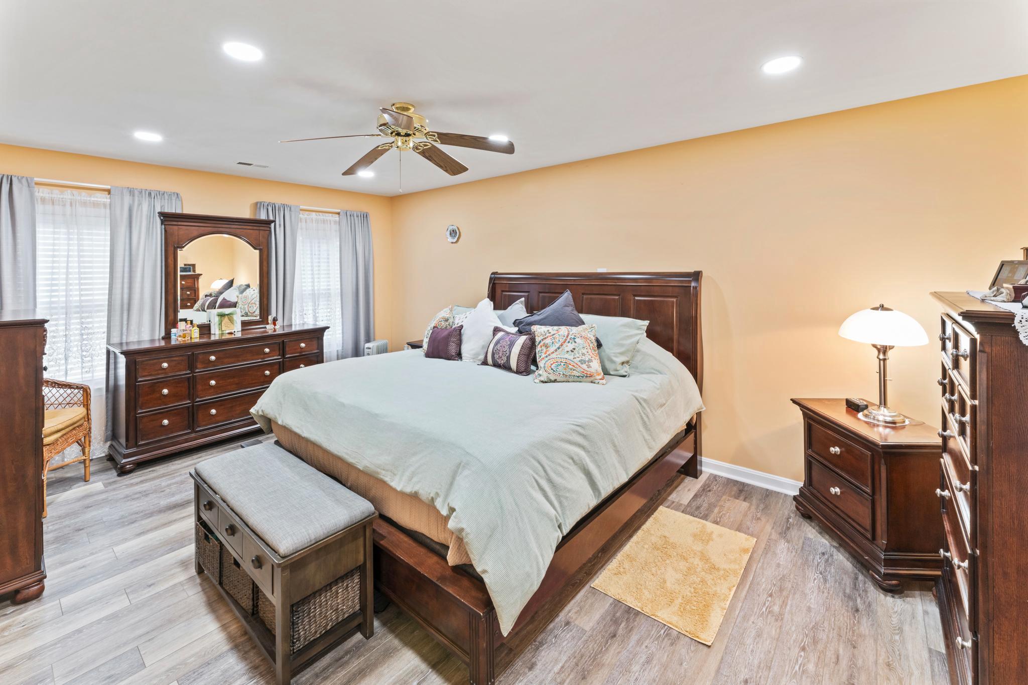 WINDSOR FOREST - Residential