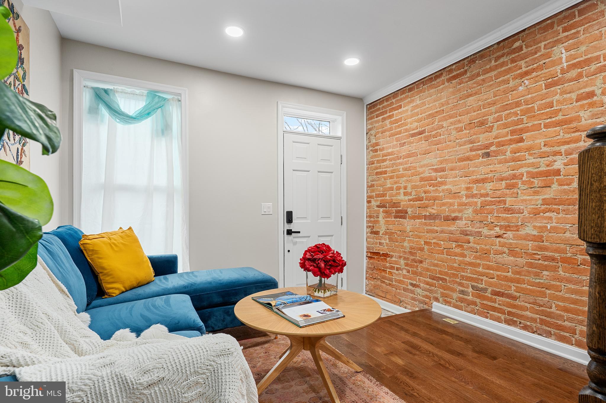 LOCUST POINT - Residential