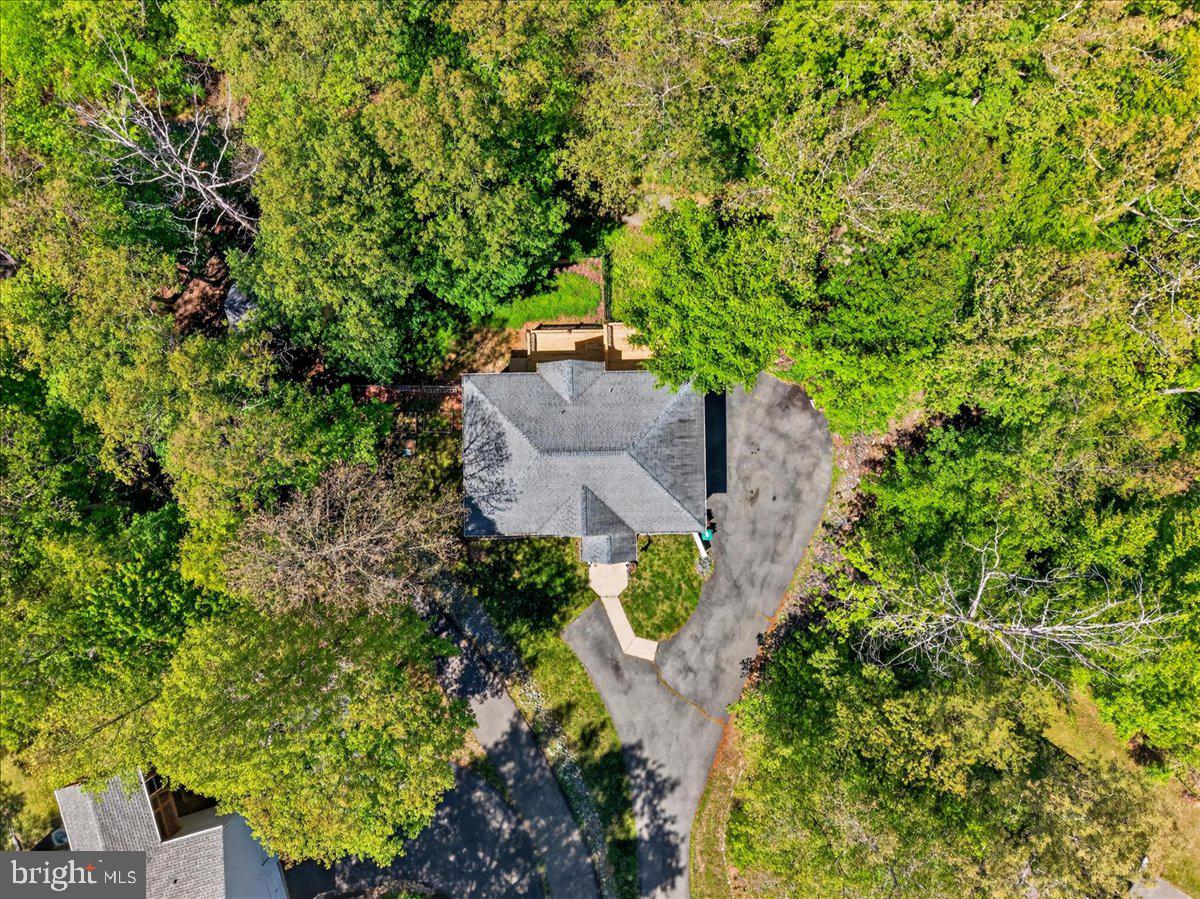 LAKE MONTICELLO - Residential