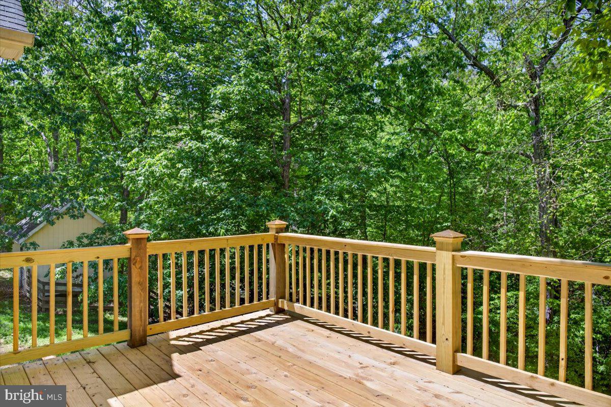 LAKE MONTICELLO - Residential