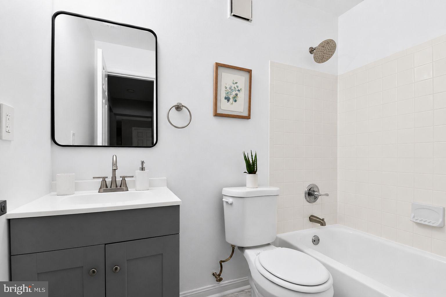 APPLEGATE CONDO - Residential