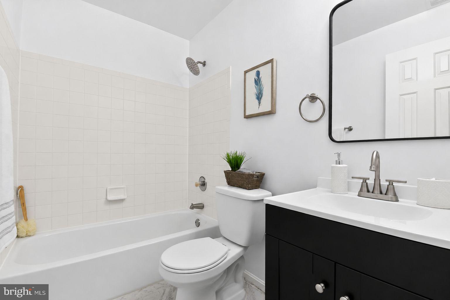 APPLEGATE CONDO - Residential