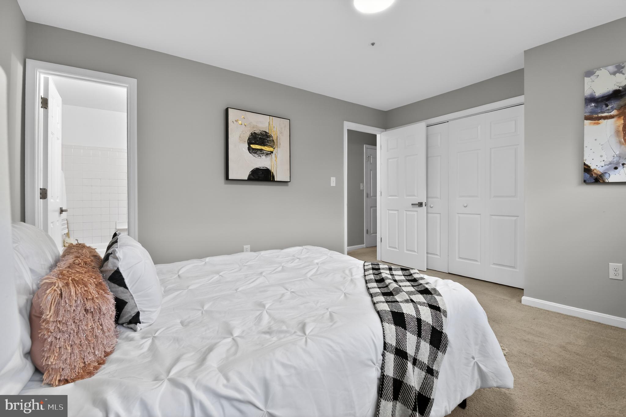 APPLEGATE CONDO - Residential
