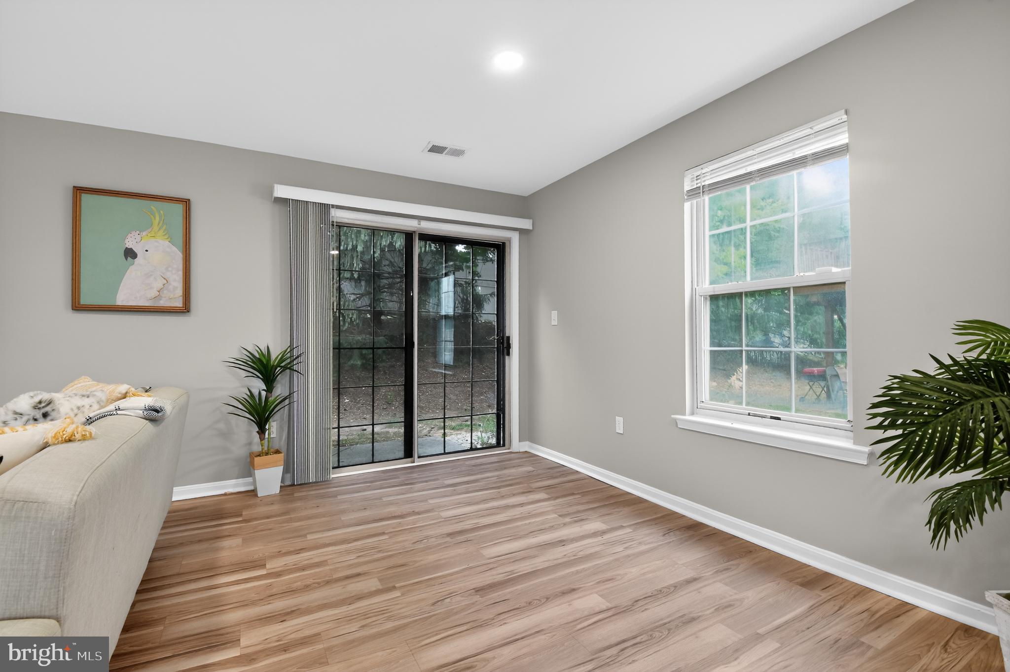 APPLEGATE CONDO - Residential
