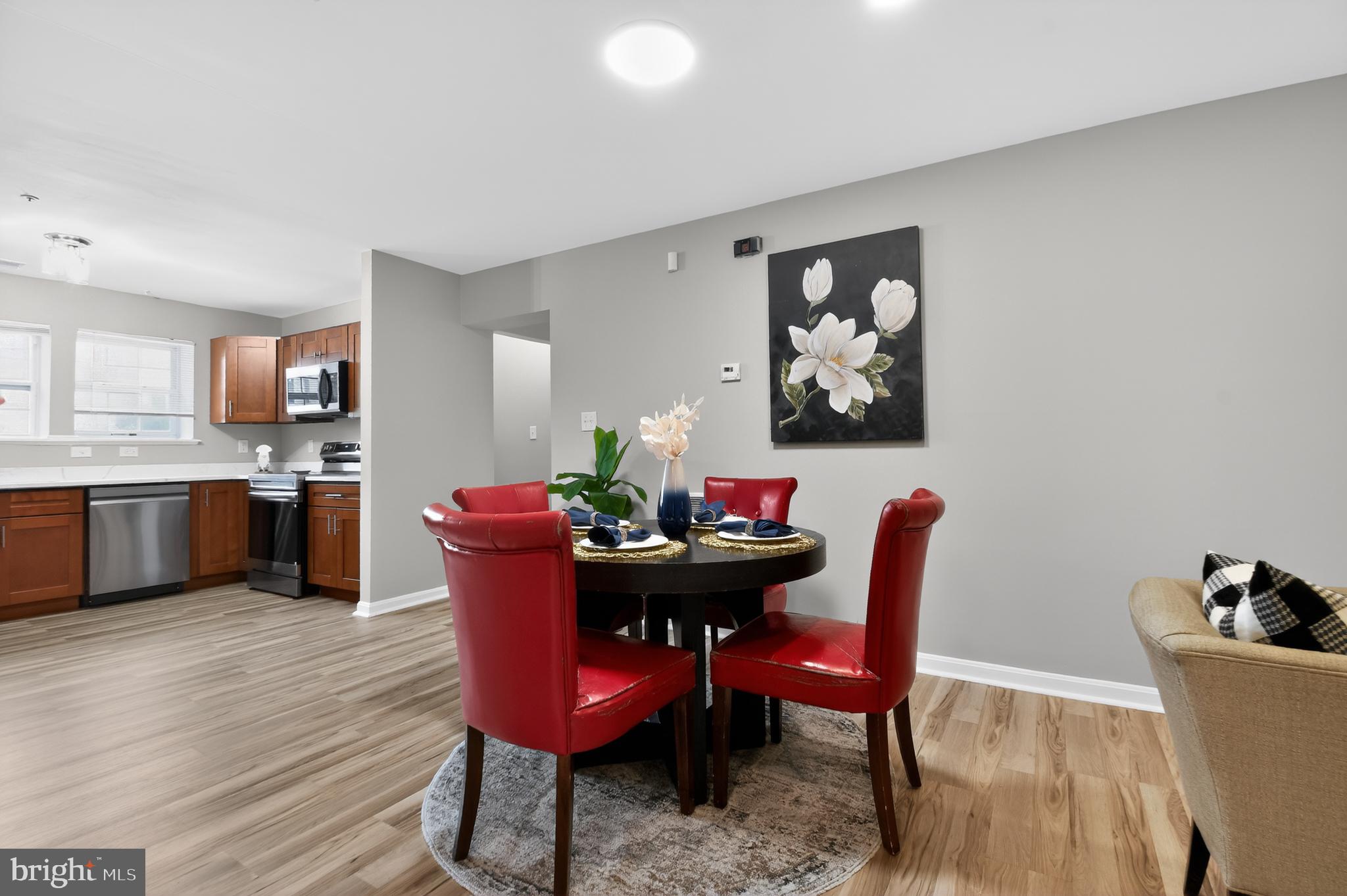 APPLEGATE CONDO - Residential