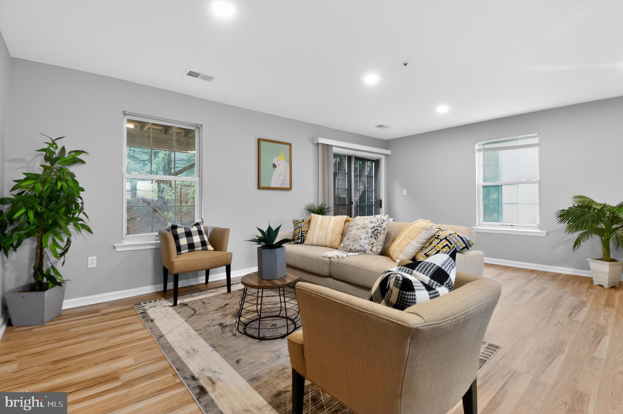 APPLEGATE CONDO - Residential