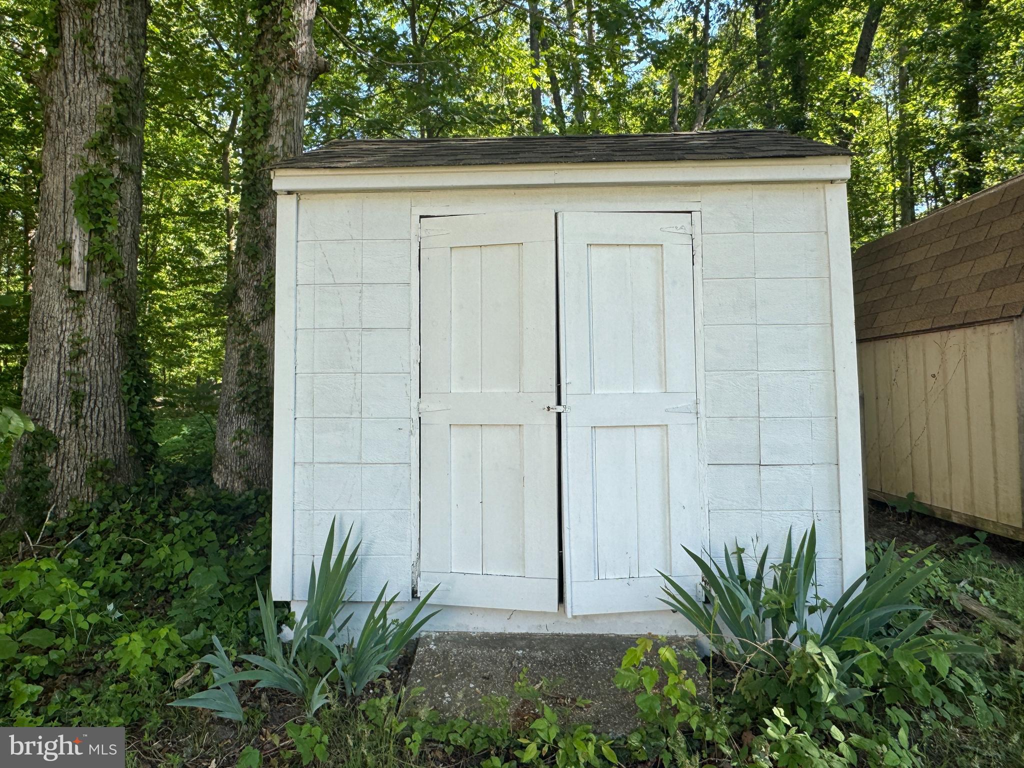 WHITE MEADOWS - Residential