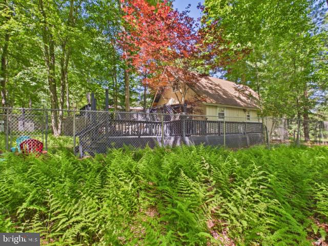ARROWHEAD LAKES - Residential