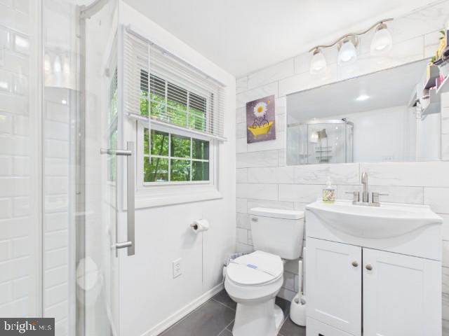 ARROWHEAD LAKES - Residential