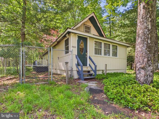 ARROWHEAD LAKES - Residential