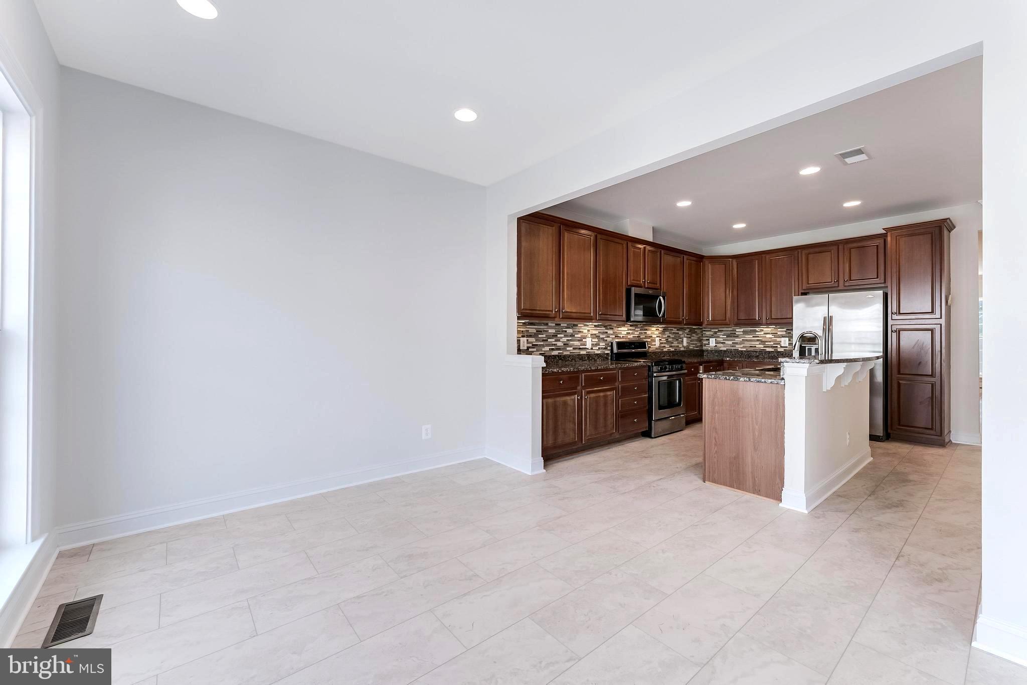 EAST GATE - Residential