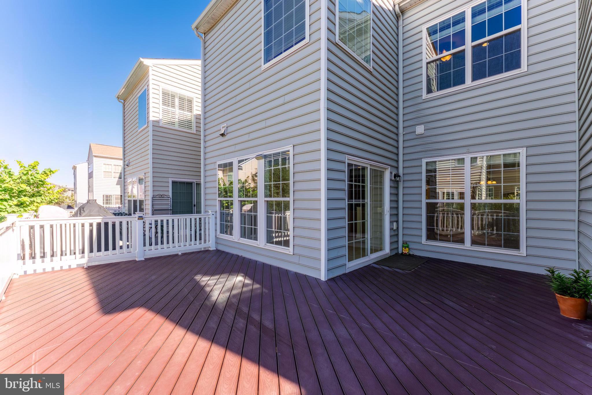 EAST GATE - Residential