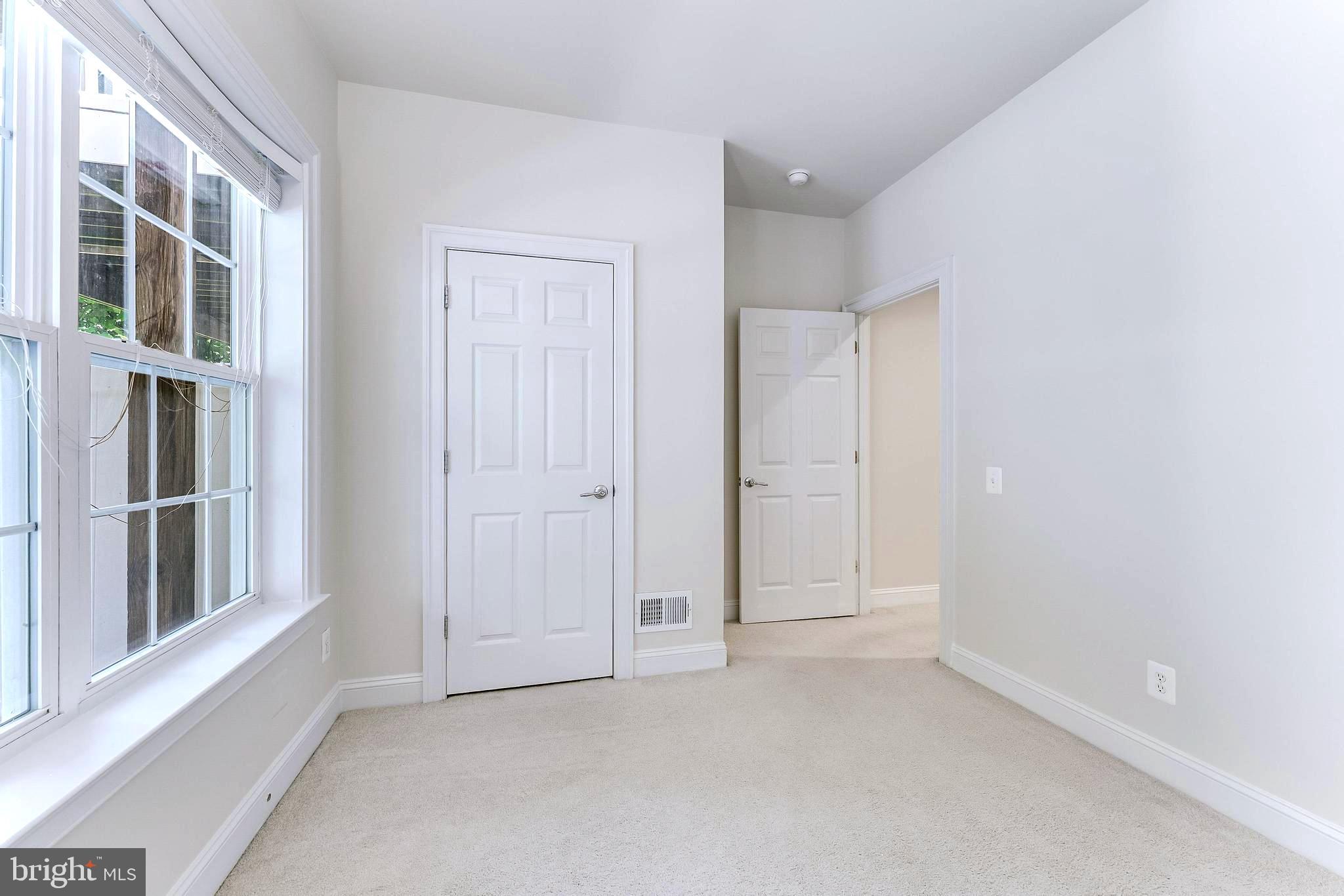 EAST GATE - Residential