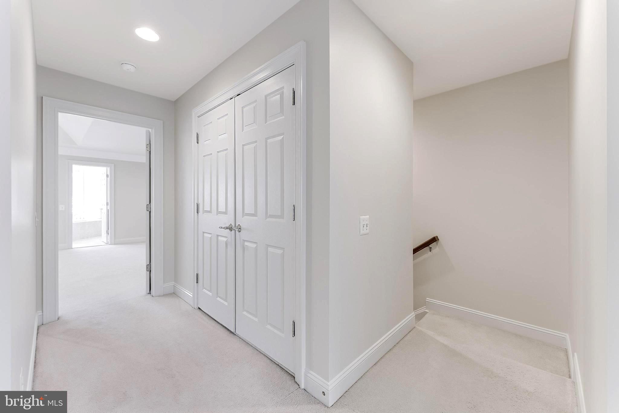 EAST GATE - Residential