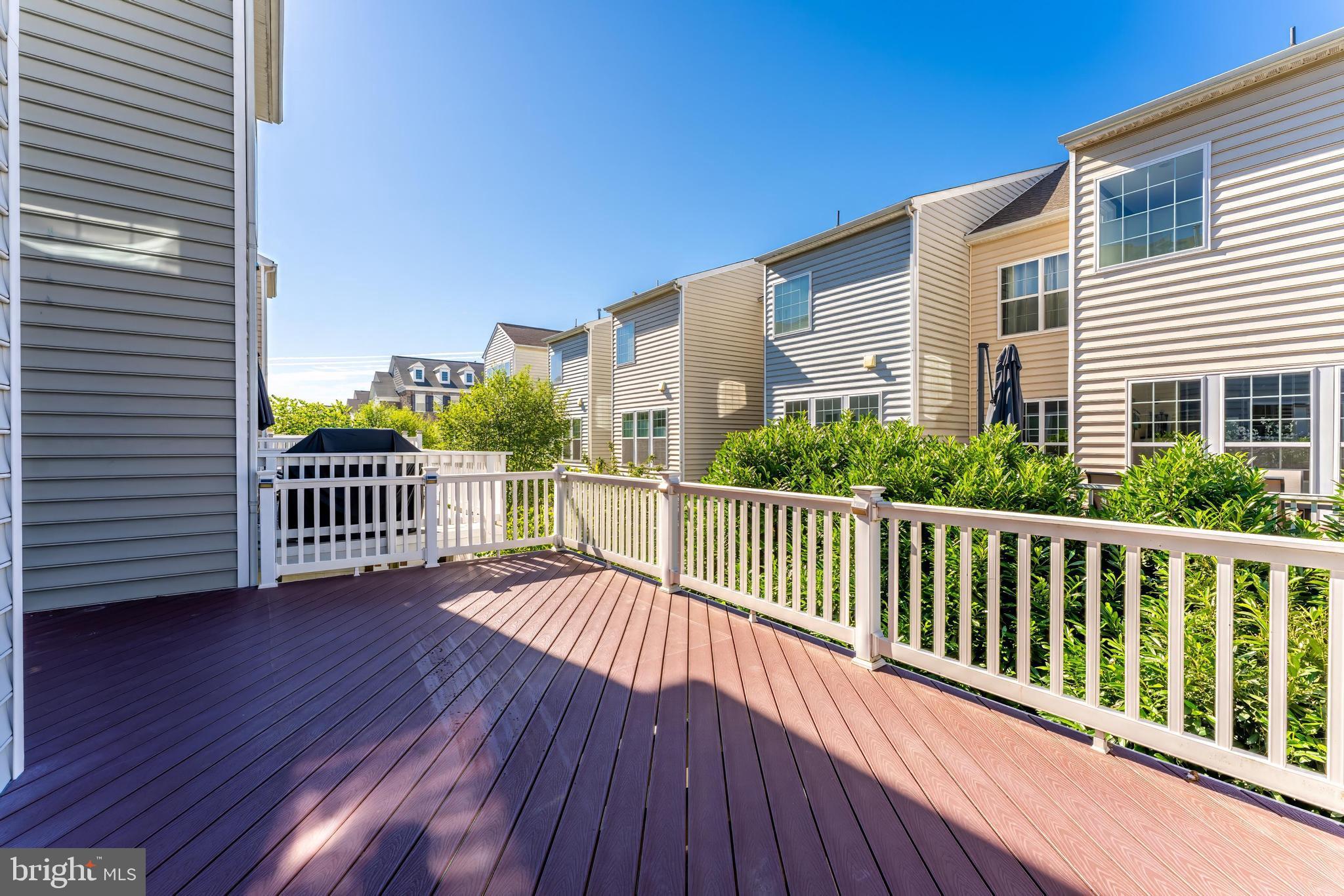 EAST GATE - Residential