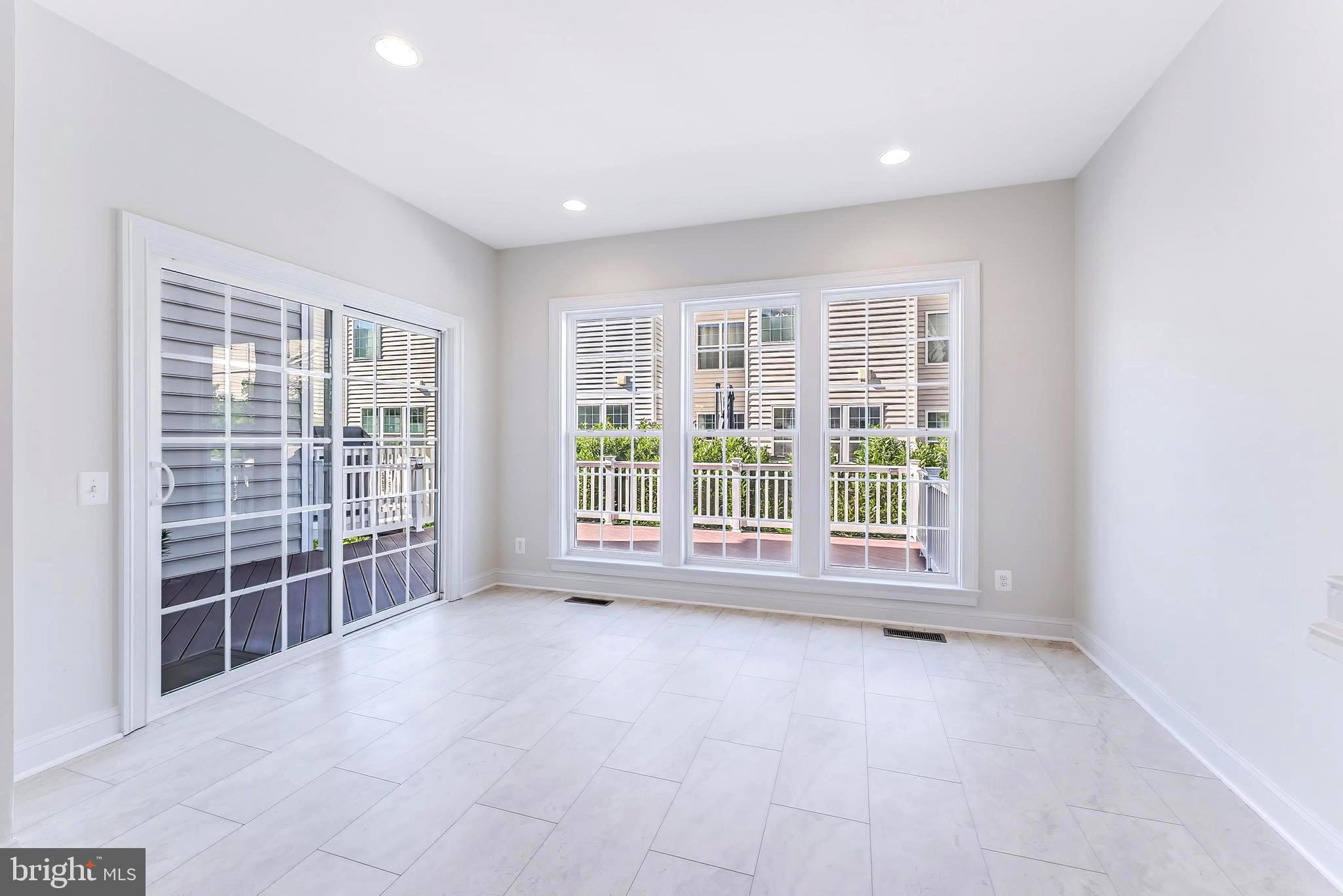 EAST GATE - Residential