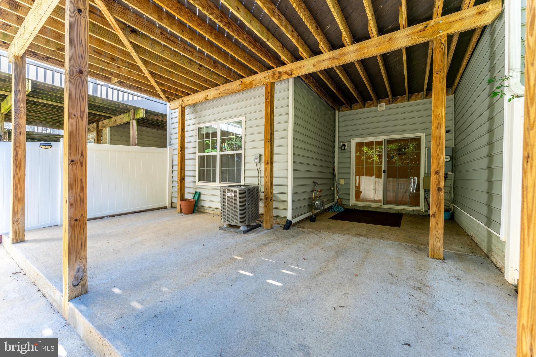 EAST GATE - Residential
