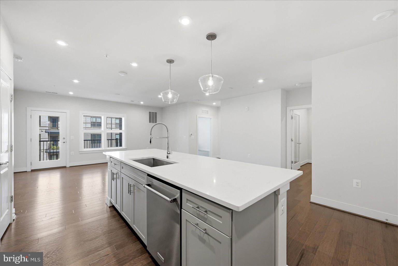 METROPARK AT ARROWBROOK - Residential