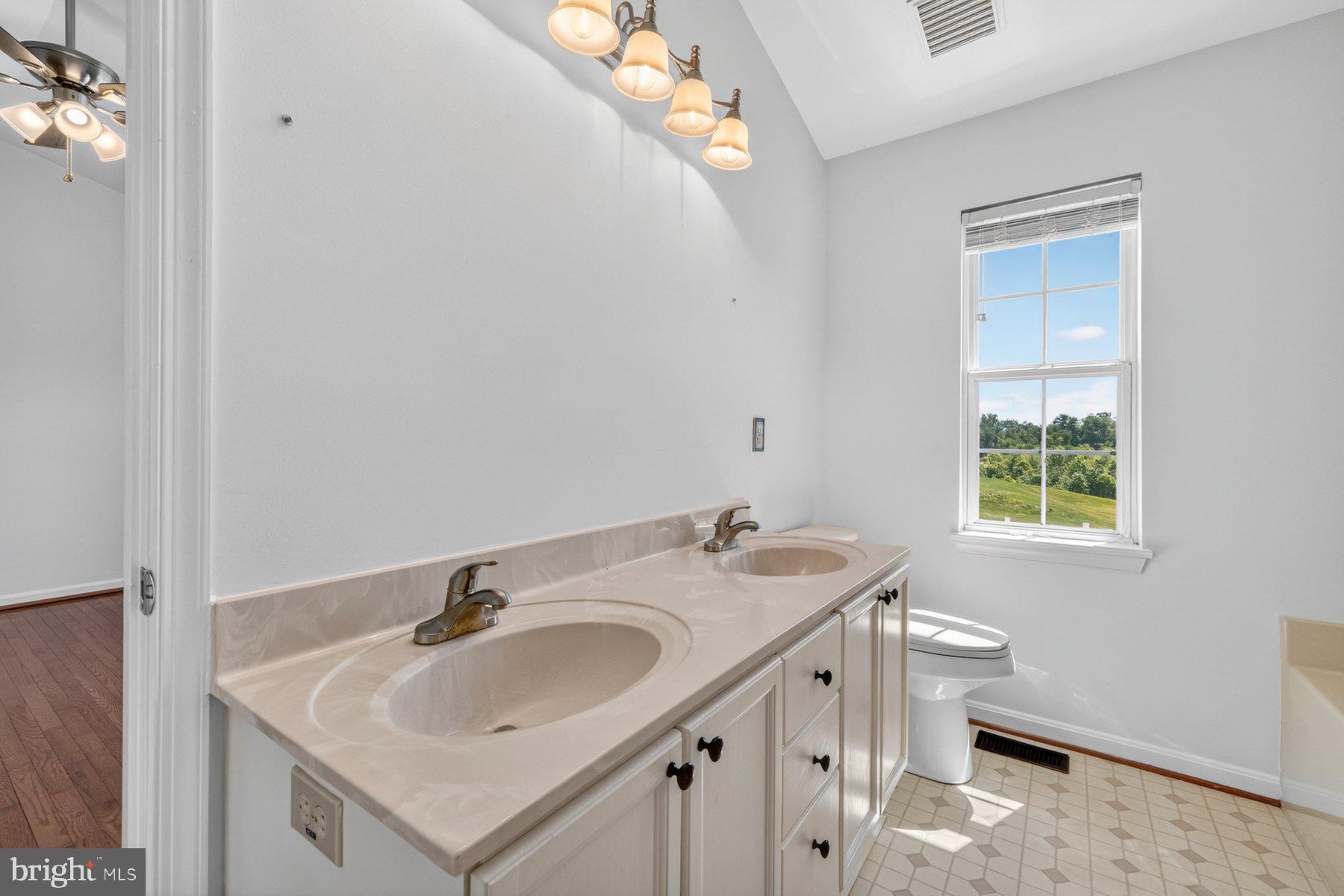 WATERSIDE - Residential
