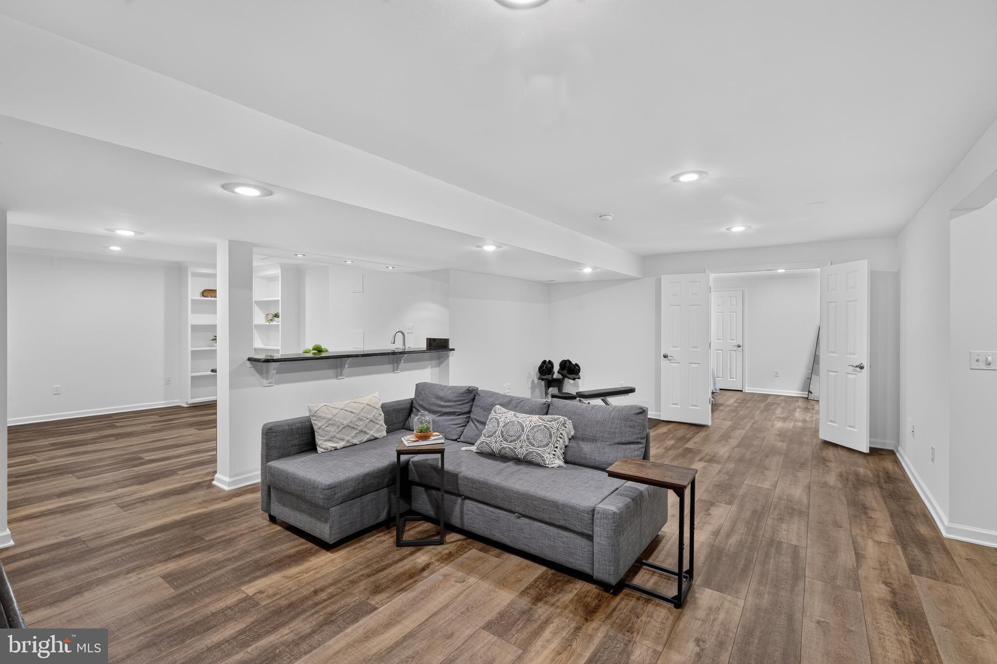 FARMWELL HUNT - Residential