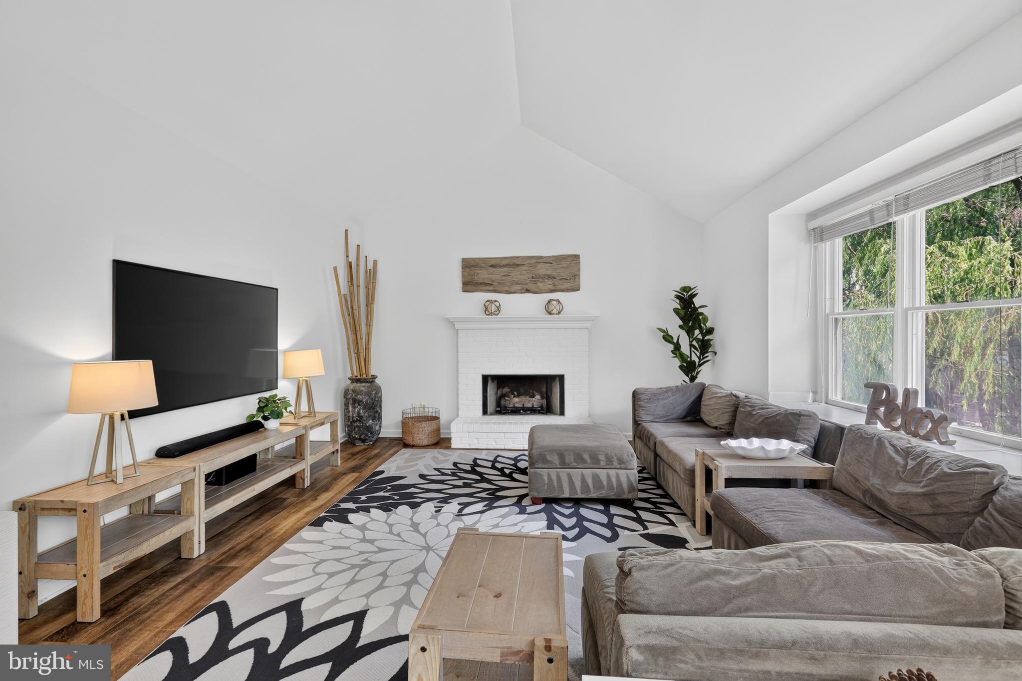 FARMWELL HUNT - Residential
