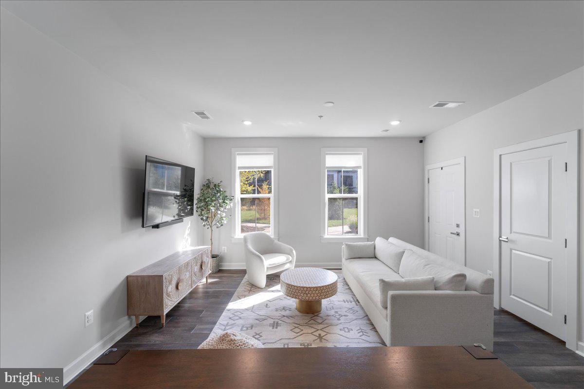 WOODLAND PARK - Residential Lease