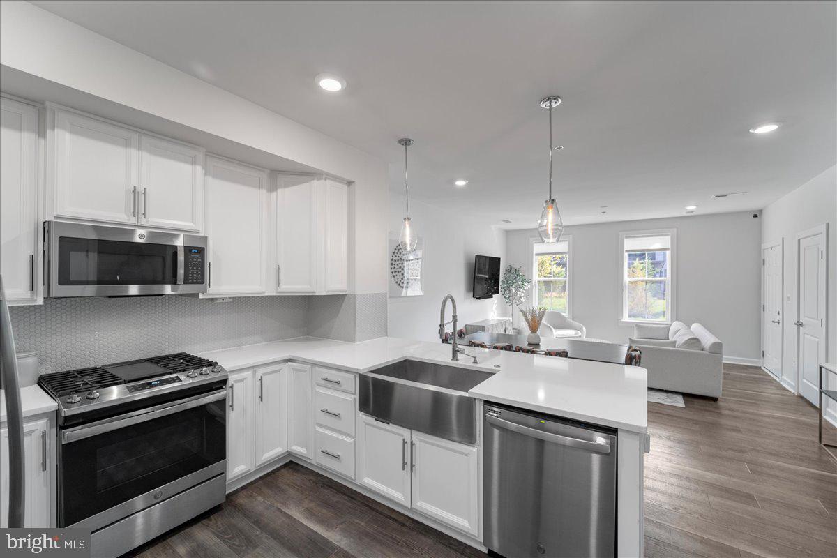 WOODLAND PARK - Residential Lease