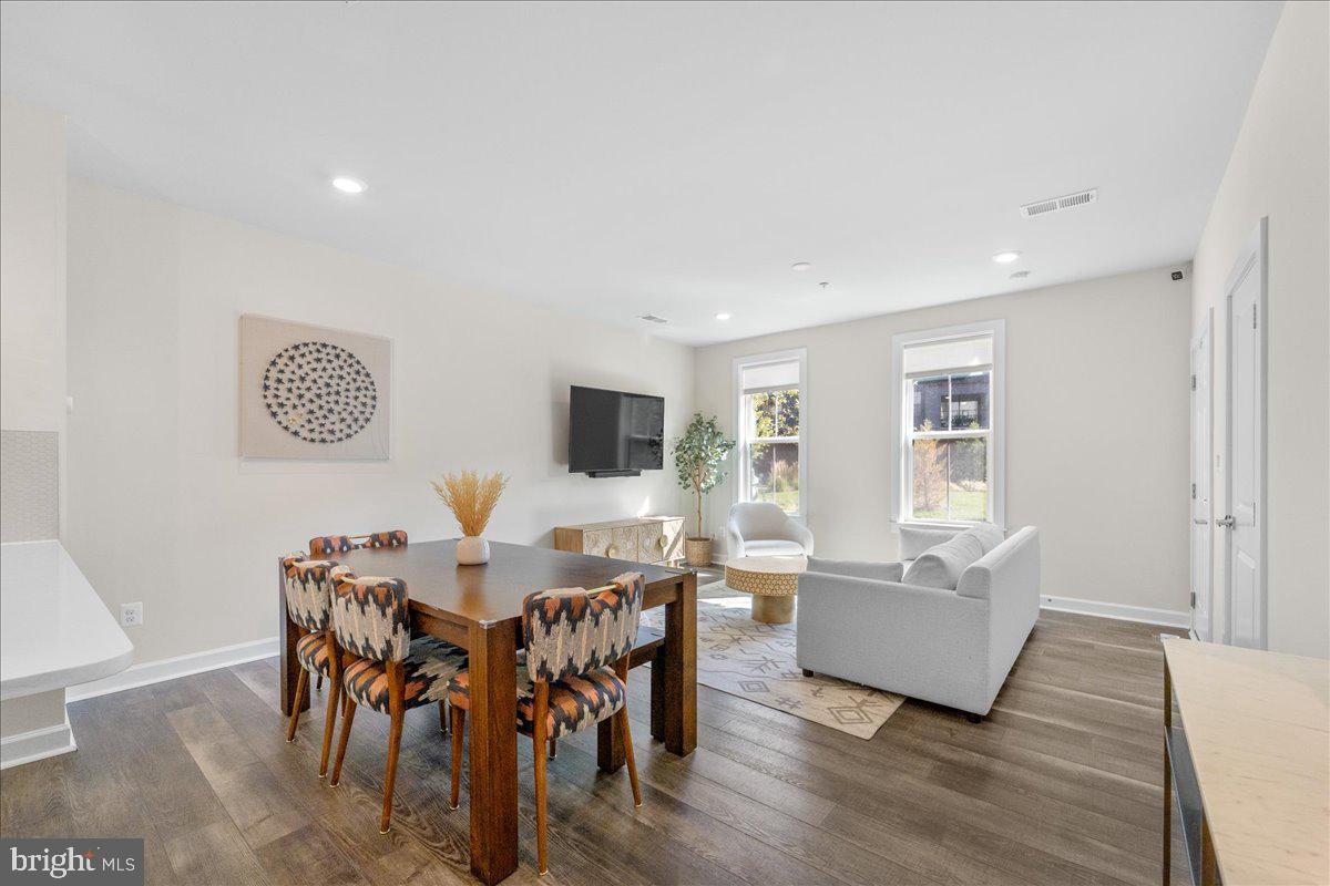 WOODLAND PARK - Residential Lease