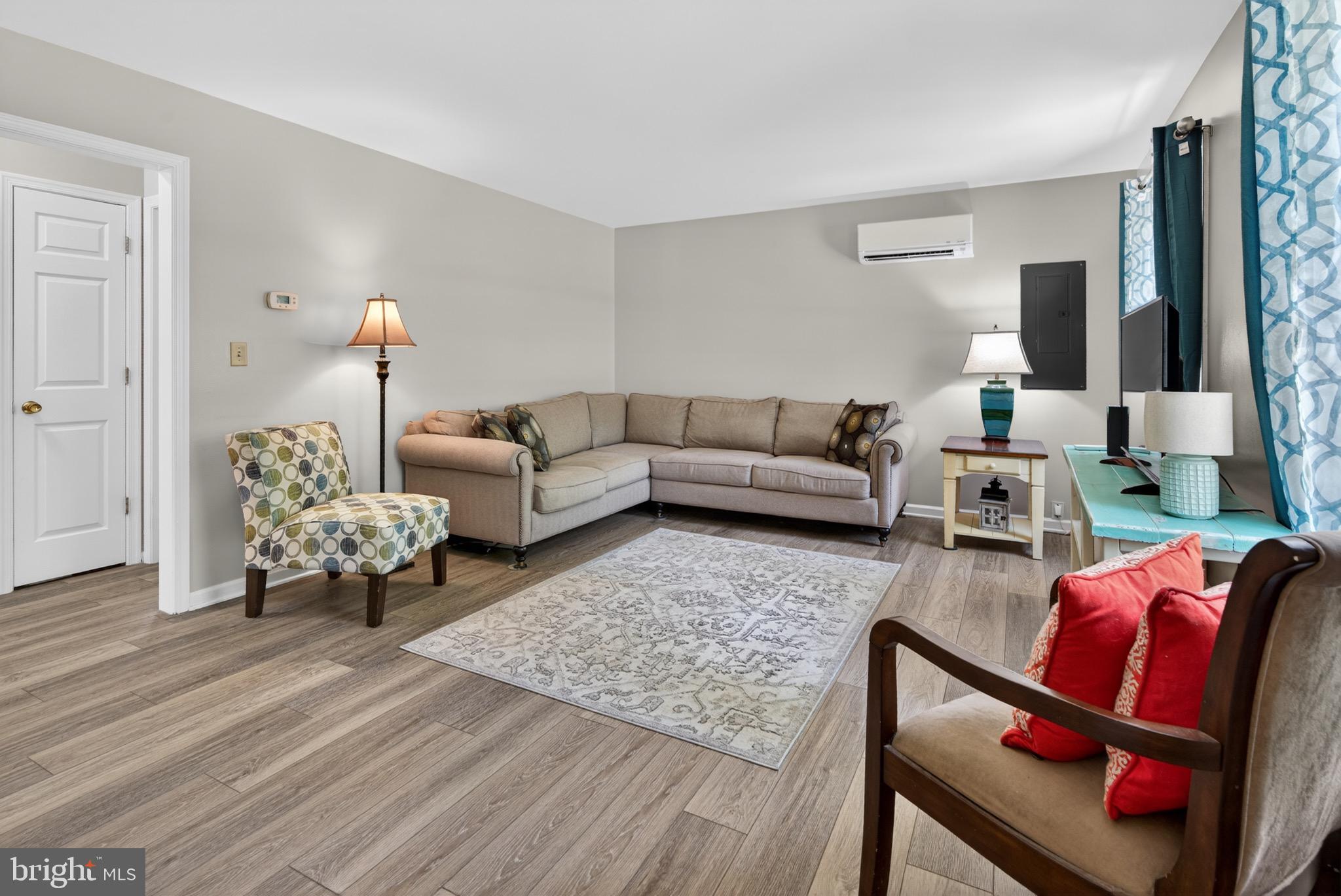 CHESAPEAKE LANDING - Residential